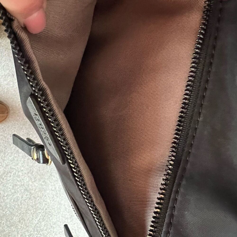 TUTILO NY Nylon Crossbody - Picture 16 of 16